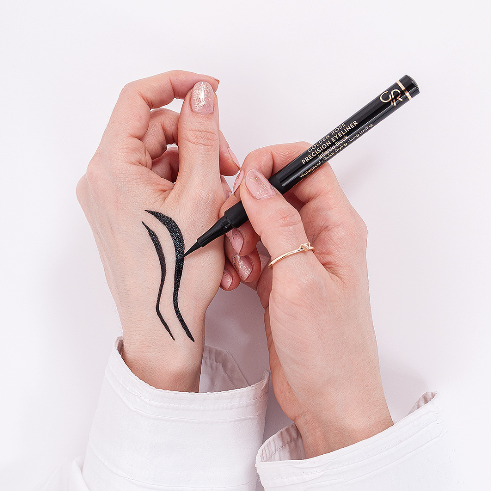 Precision Eyeliner - Black